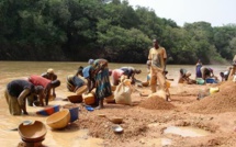 Fleuve du Falémé : 17 sites d’orpaillages et six entreprises d’exploitation minière suspendues pour non respect du décret interdisant les activités