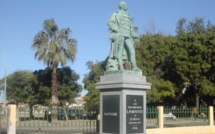 Saint-Louis : Faut-il déboulonner la statue de Louis Faidherbe ?